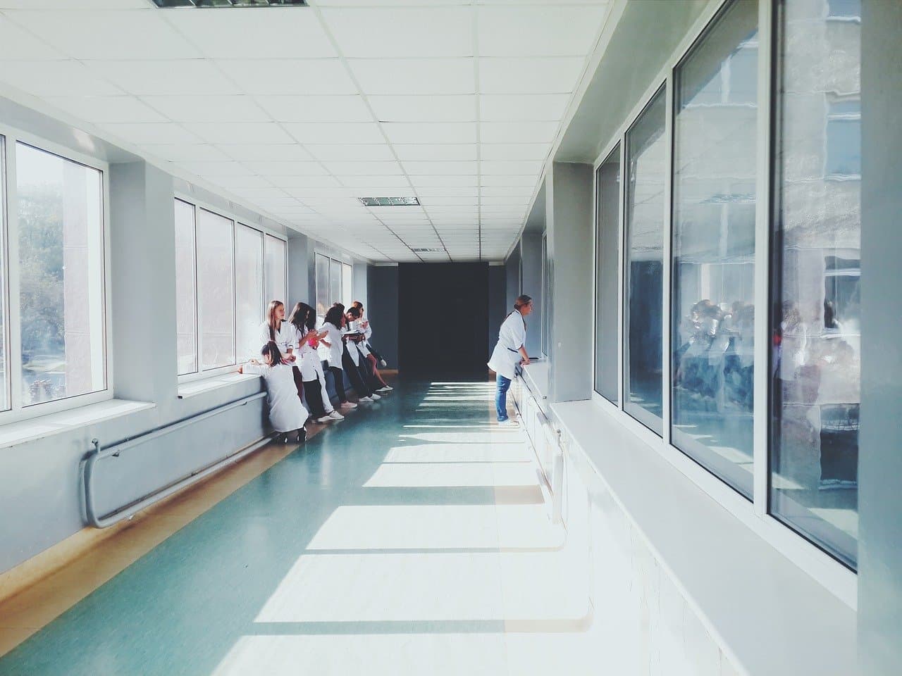 Internos de UNAM e IPN son retirados de hospitales ante COVID-19