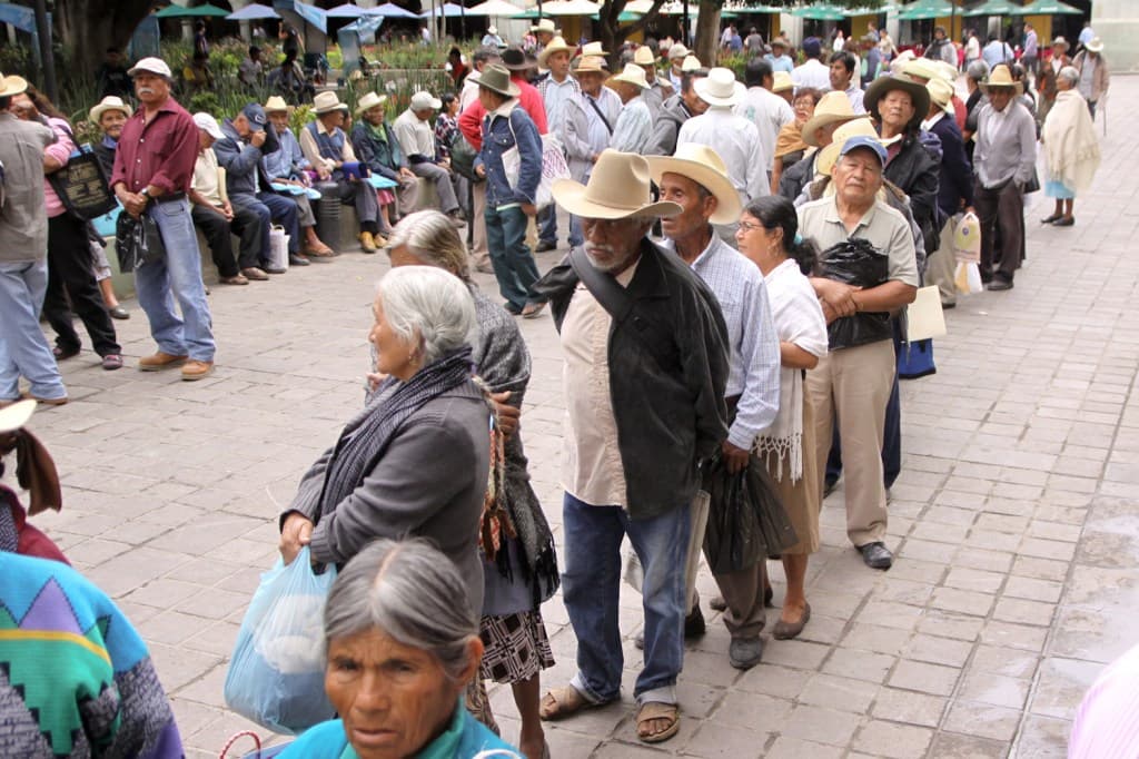 La pensión universal para adultos mayores sería a partir de los 68 años