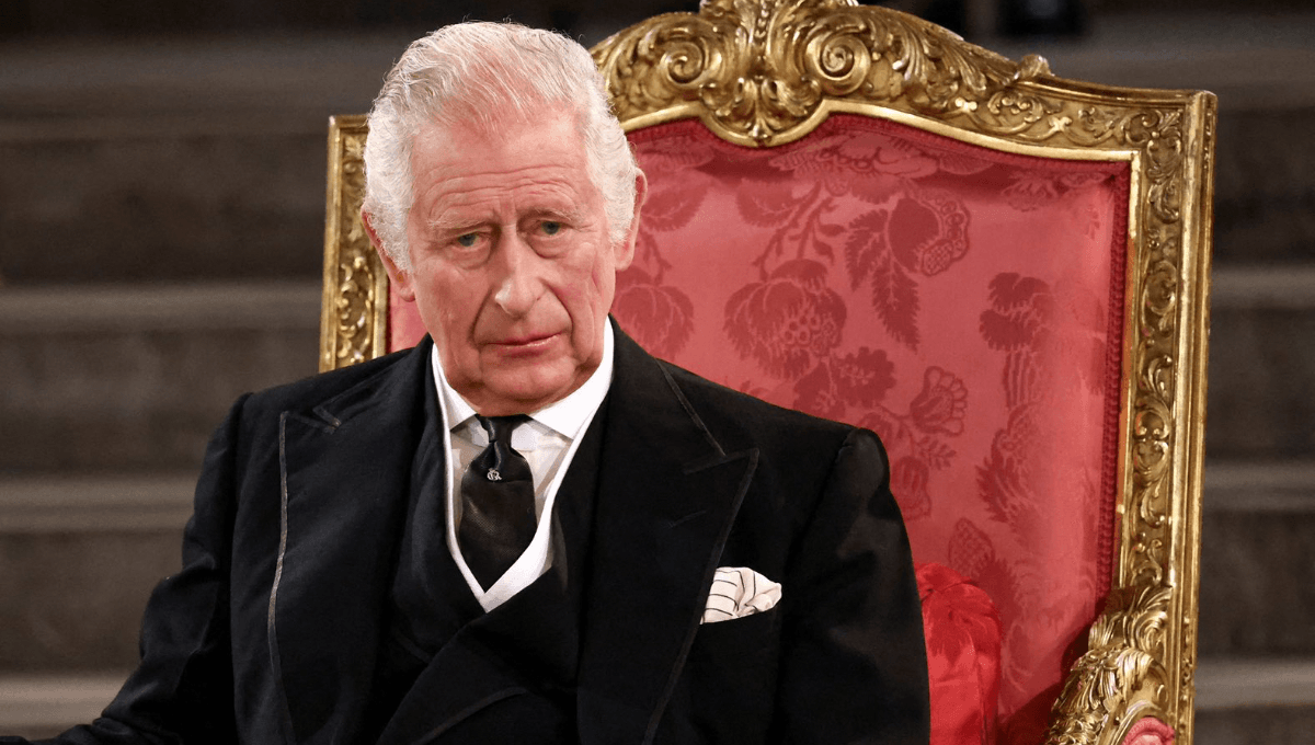 El Rey Carlos III NO puede viajar sin este curioso objeto; solo una persona tiene derecho a tocarlo