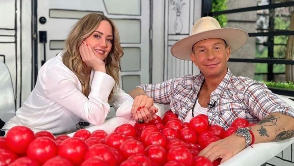 Así fue el reencuentro de Erik Rubín y Andrea Legarreta en el programa Hoy | VIDEO